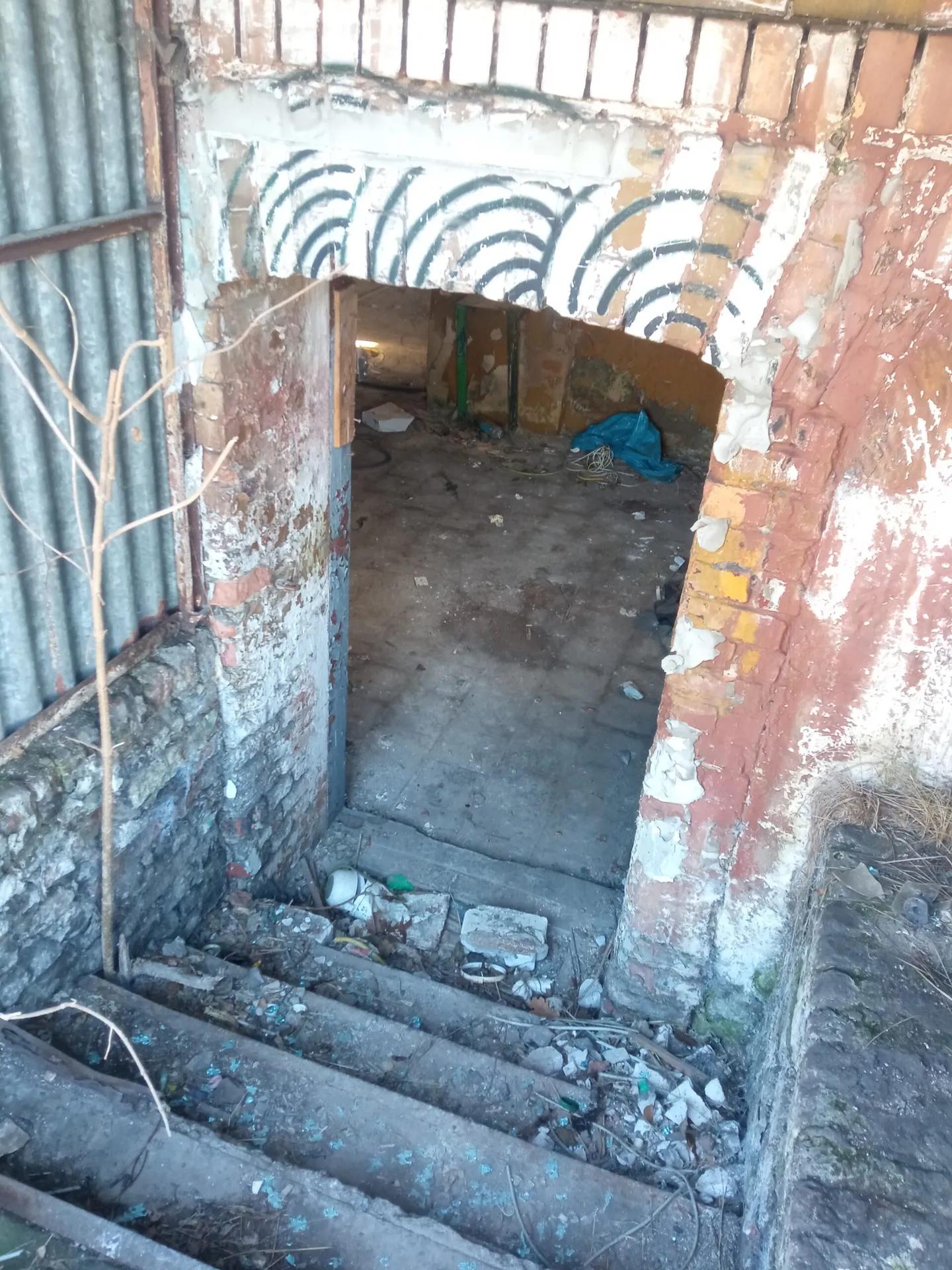 Zdjęcie opuszczonego miejsca: OPUSZCZONA LOKOMOTYWOWNIA