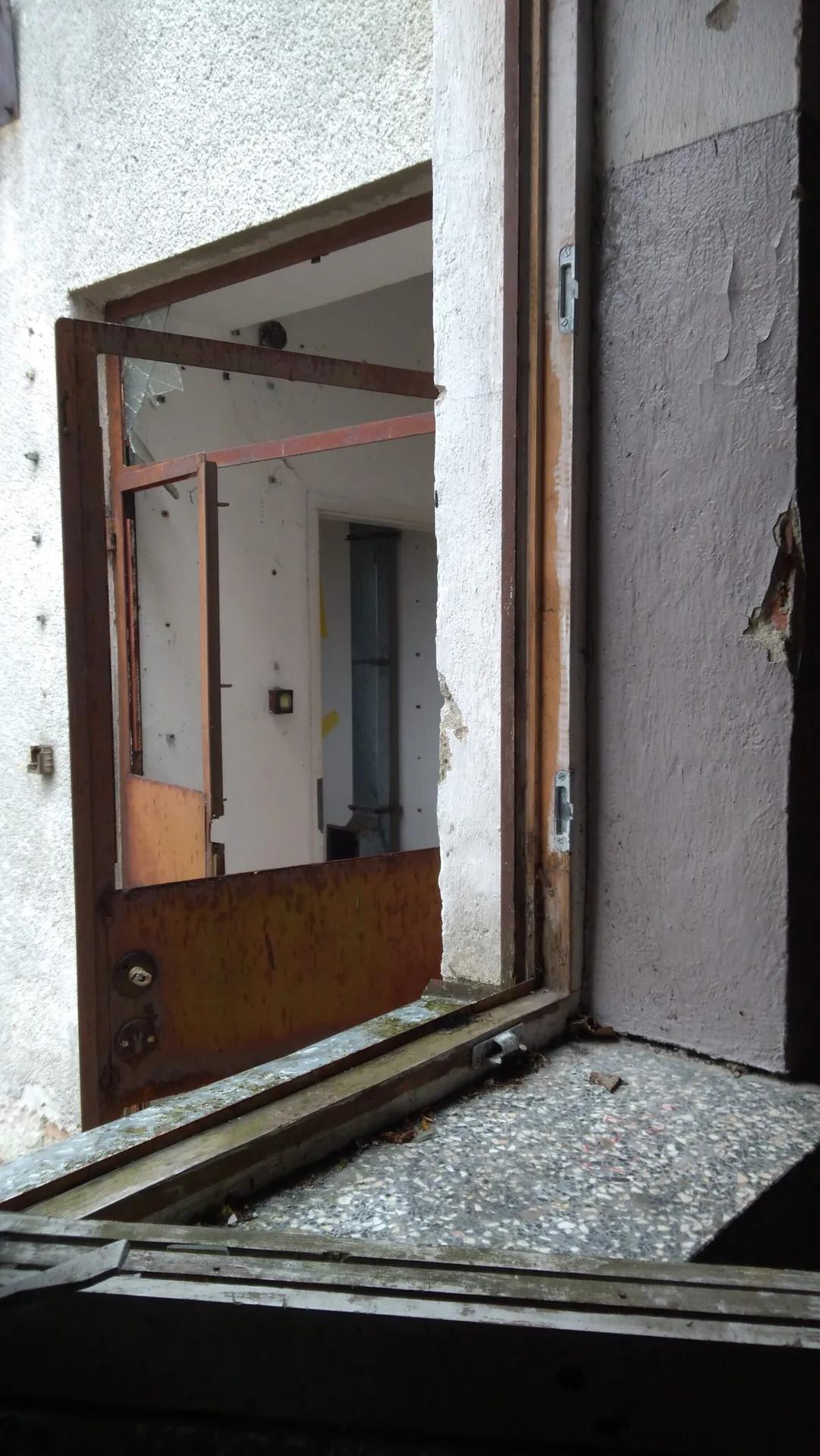 Zdjęcie opuszczonego miejsca: opuszczona przychodnia wojskowa