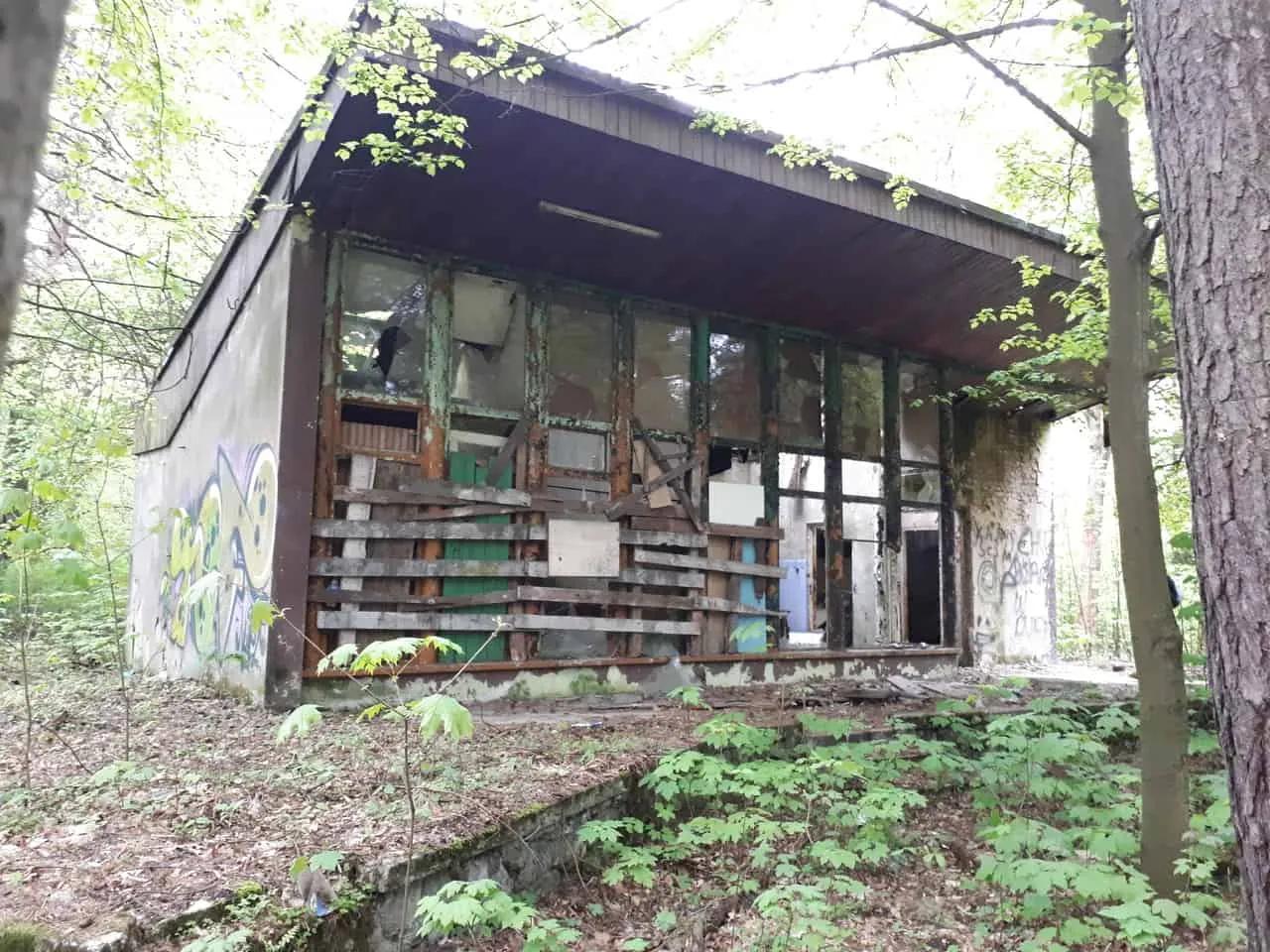 Zdjęcie opuszczonego miejsca: Tarka opuszczony ośrodek wypoczynkowy