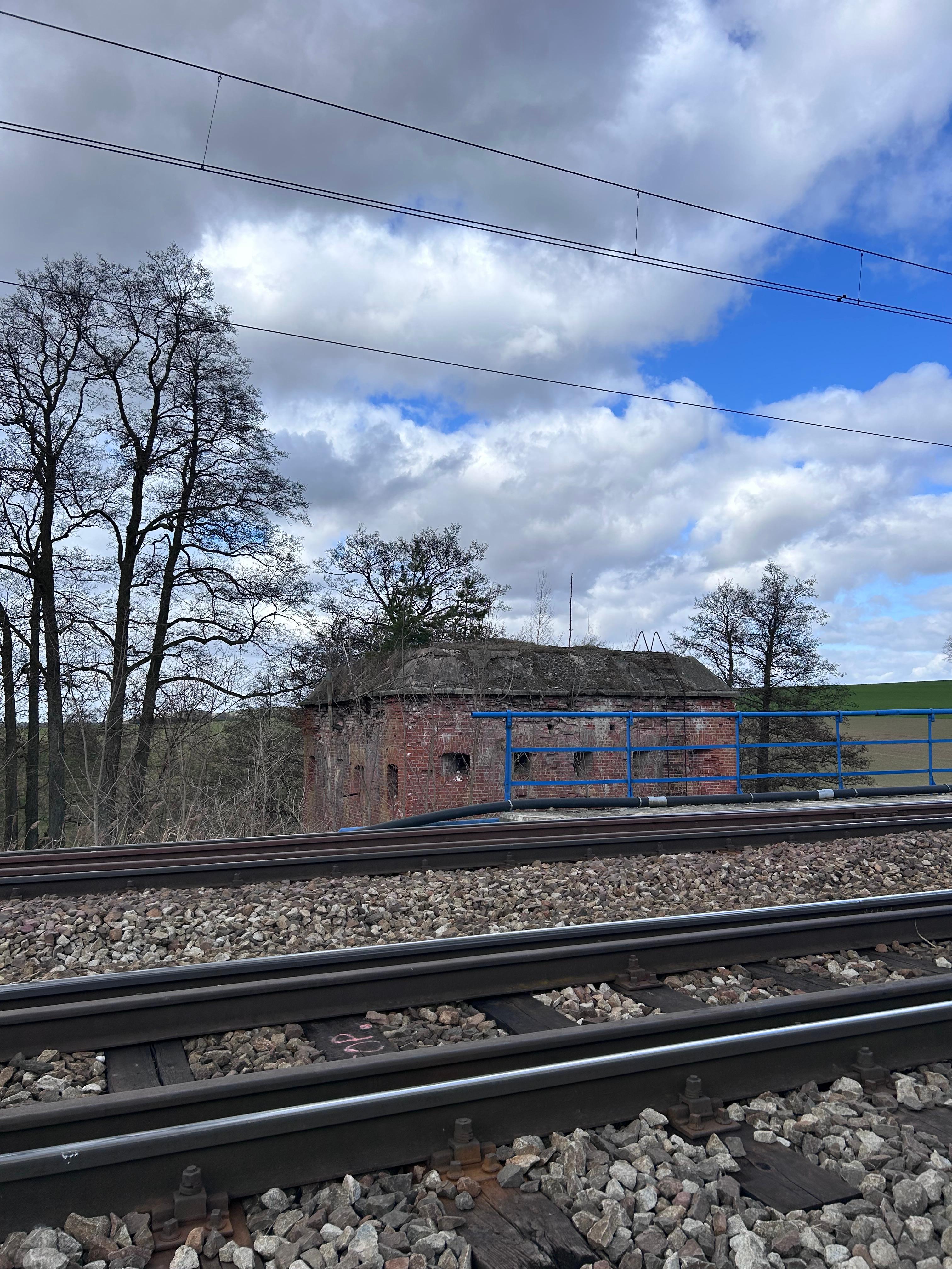 Zdjęcie opuszczonego miejsca: Bunkier ochrony kolei