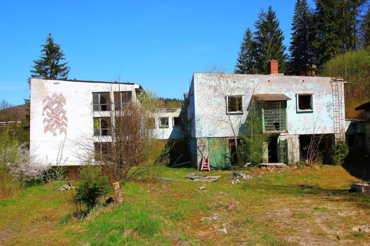 Zdjęcie opuszczonego miejsca: Dom Wczasowy Smrek