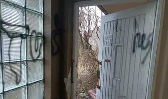 Zdjęcie opuszczonego miejsca: Dom z magazynem