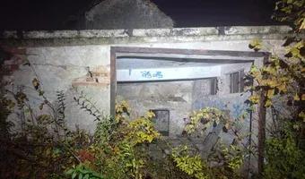 Zdjęcie opuszczonego miejsca: Opuszczony dom z budynkiem gospodarczym