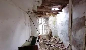 Zdjęcie opuszczonego miejsca: Opuszczony dom z budynkiem gospodarczym