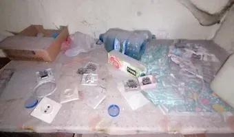 Zdjęcie opuszczonego miejsca: Opuszczony dom z budynkiem gospodarczym