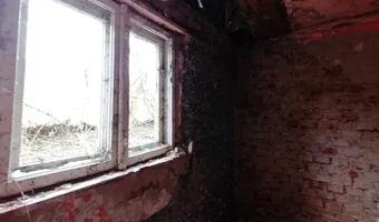 Zdjęcie opuszczonego miejsca: Opuszczony dom z budynkiem gospodarczym