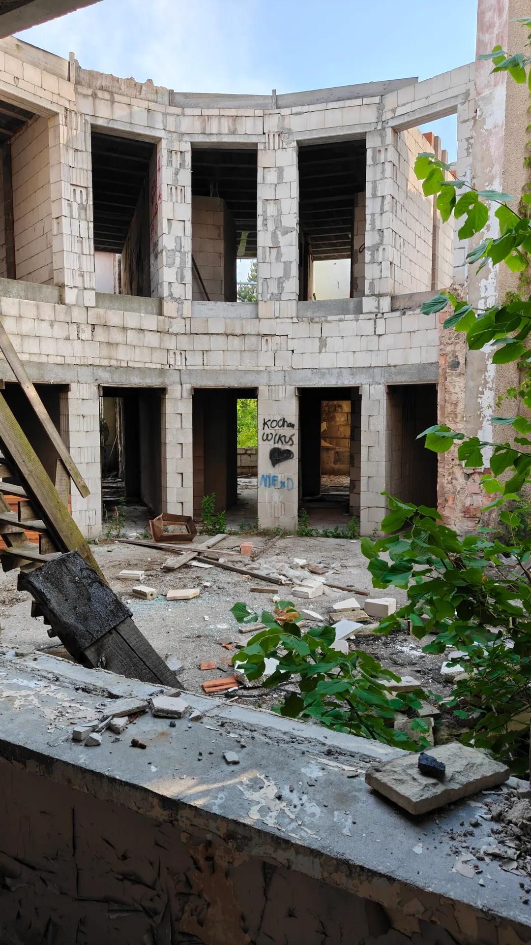 Zdjęcie opuszczonego miejsca: Opuszczony hotel Podgrodzie