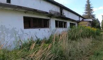 Zdjęcie opuszczonego miejsca: opuszczona stajnia/dom