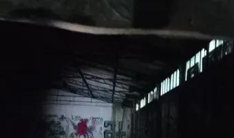 Zdjęcie opuszczonego miejsca: Budynek i tory bocznicy kolejowej