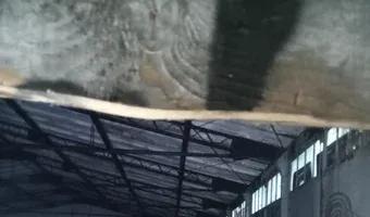 Zdjęcie opuszczonego miejsca: Budynek i tory bocznicy kolejowej