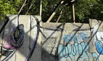 Zdjęcie opuszczonego miejsca: Pozostałości fabryki domów Stare Świdry