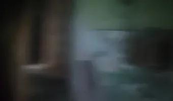 Zdjęcie opuszczonego miejsca: Niedokończony dom ze starym melexem