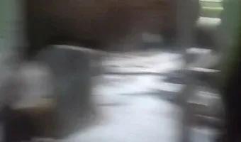 Zdjęcie opuszczonego miejsca: Niedokończony dom ze starym melexem