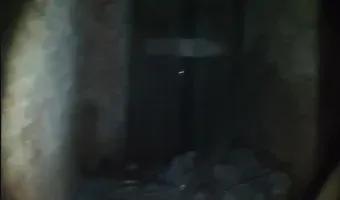 Zdjęcie opuszczonego miejsca: Niedokończony dom ze starym melexem