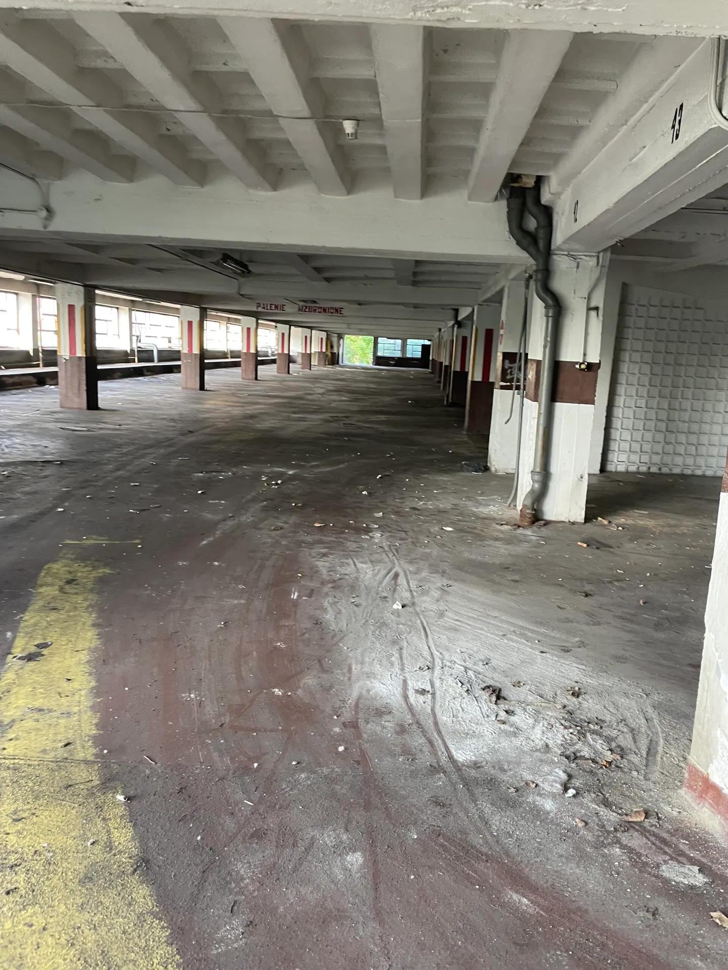 Zdjęcie opuszczonego miejsca: Opuszczona siedziba poczty