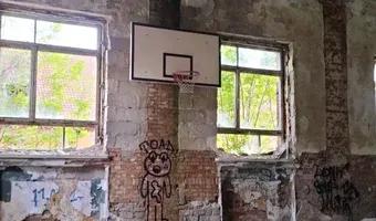 Zdjęcie opuszczonego miejsca: Opuszczona hala sportowa "leśna" Olsztyn