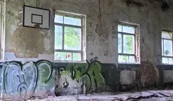 Zdjęcie opuszczonego miejsca: Opuszczona hala sportowa "leśna" Olsztyn