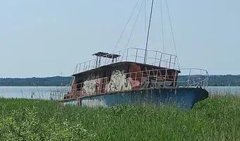 Zdjęcie opuszczonego miejsca: Wrak na jez. Dąbie, k. Lubczyny