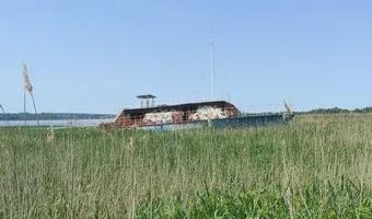 Zdjęcie opuszczonego miejsca: Wrak na jez. Dąbie, k. Lubczyny