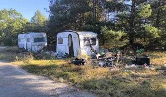 Zdjęcie opuszczonego miejsca: Opuszczone przyczepy kempingowe.