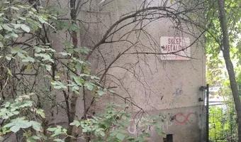 Zdjęcie opuszczonego miejsca: Opuszczony dobrze zachowany blok.