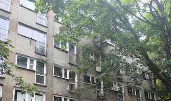 Zdjęcie opuszczonego miejsca: Opuszczony dobrze zachowany blok.