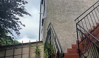 Zdjęcie opuszczonego miejsca: Opuszczony domek z garażem