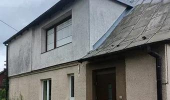 Zdjęcie opuszczonego miejsca: Opuszczony domek z garażem