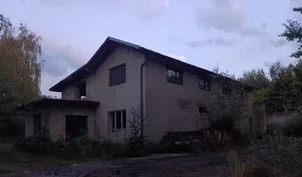 Zdjęcie opuszczonego miejsca: Opuszczony dom z wielką działką