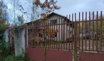 Zdjęcie opuszczonego miejsca: Opuszczony dom z wielką działką