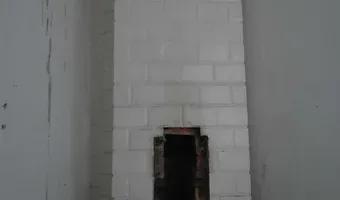 Zdjęcie opuszczonego miejsca: Kamienica z figurą na podwórku