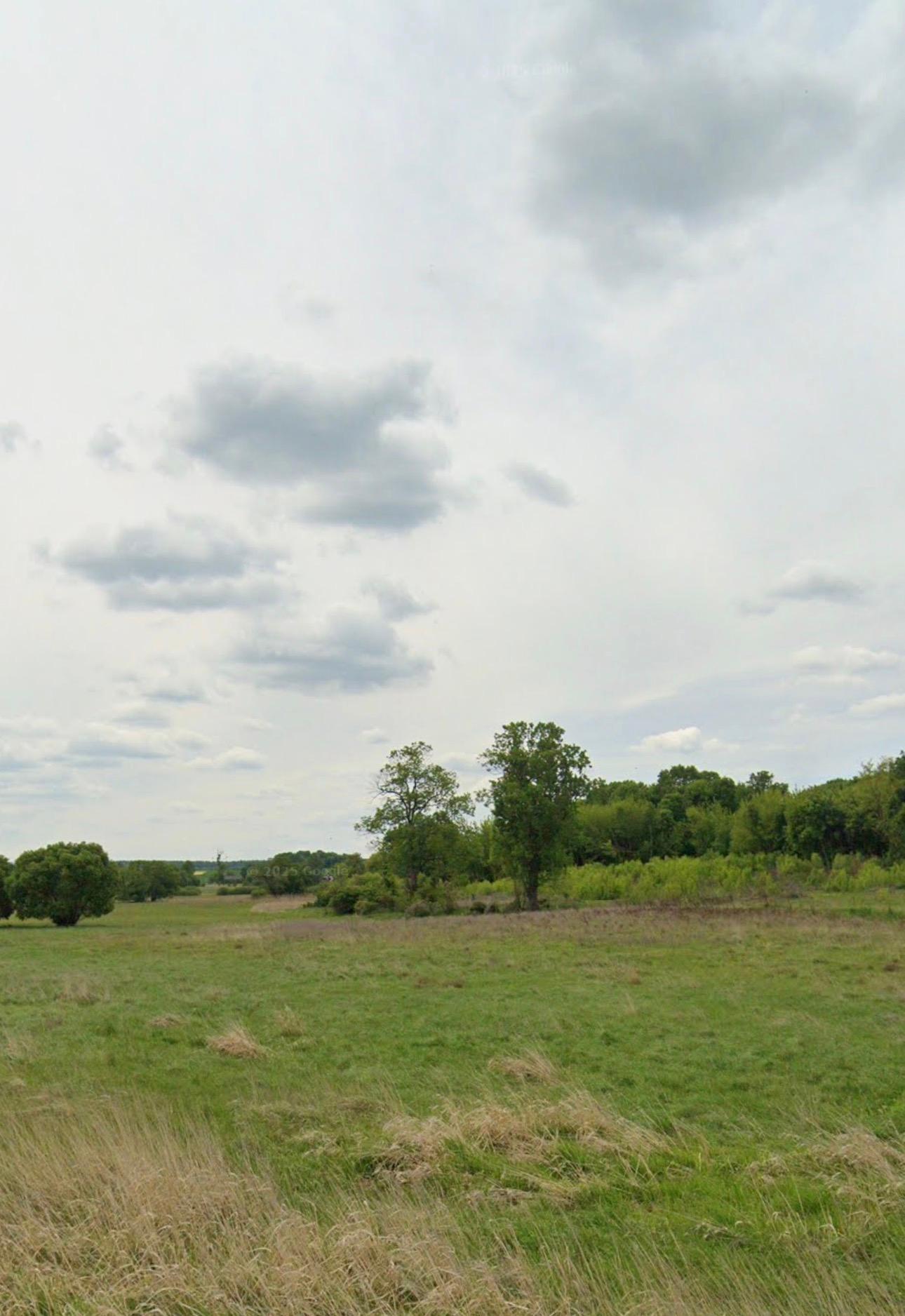 Zdjęcie opuszczonego miejsca: Miejsce lądowania helikoptera w kumowie po dziecko co się wywaliło na hulajnodze 