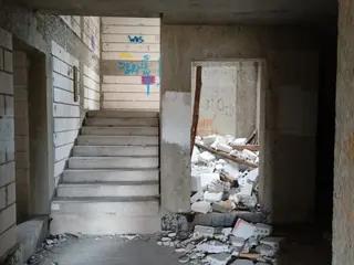 Miniatura: Nieukończony budynek mieszkalny/biurowy