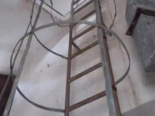 Miniatura: opuszczona przychodnia wojskowa