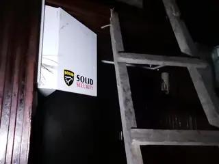 Miniatura: Opuszczona Kamienica Z wyposażeniem