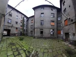 Miniatura: Zespół kamienic mieszkalnych