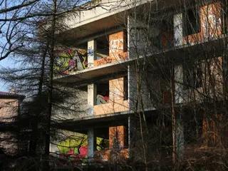 Miniatura: Opuszczony pustostan