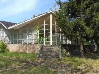 Miniatura: Opuszczony ośrodek wypoczynkowy