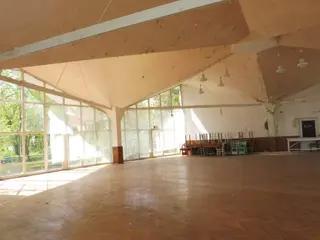 Miniatura: Opuszczony ośrodek wypoczynkowy