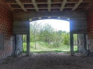 Miniatura: Niedokończony kompleks.