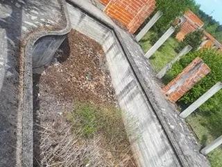 Miniatura: Niedokończony kompleks.