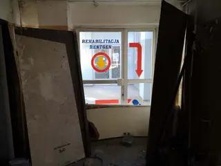 Miniatura: Opuszczona przychodnia przy KWK Śląsk