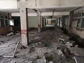 Miniatura: Opuszczona przychodnia przy KWK Śląsk