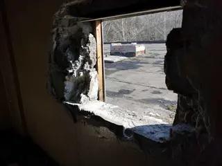 Miniatura: Opuszczona przychodnia przy KWK Śląsk