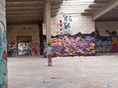 Ruiny i stary magazyn