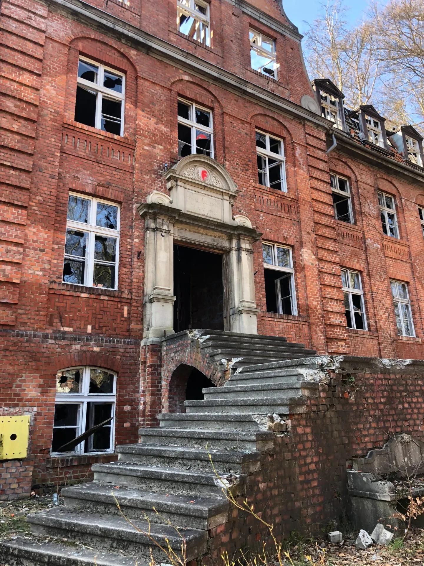 Zdjęcie opuszczonego miejsca: Dom Asystenta Uniwersytetu Medycznego