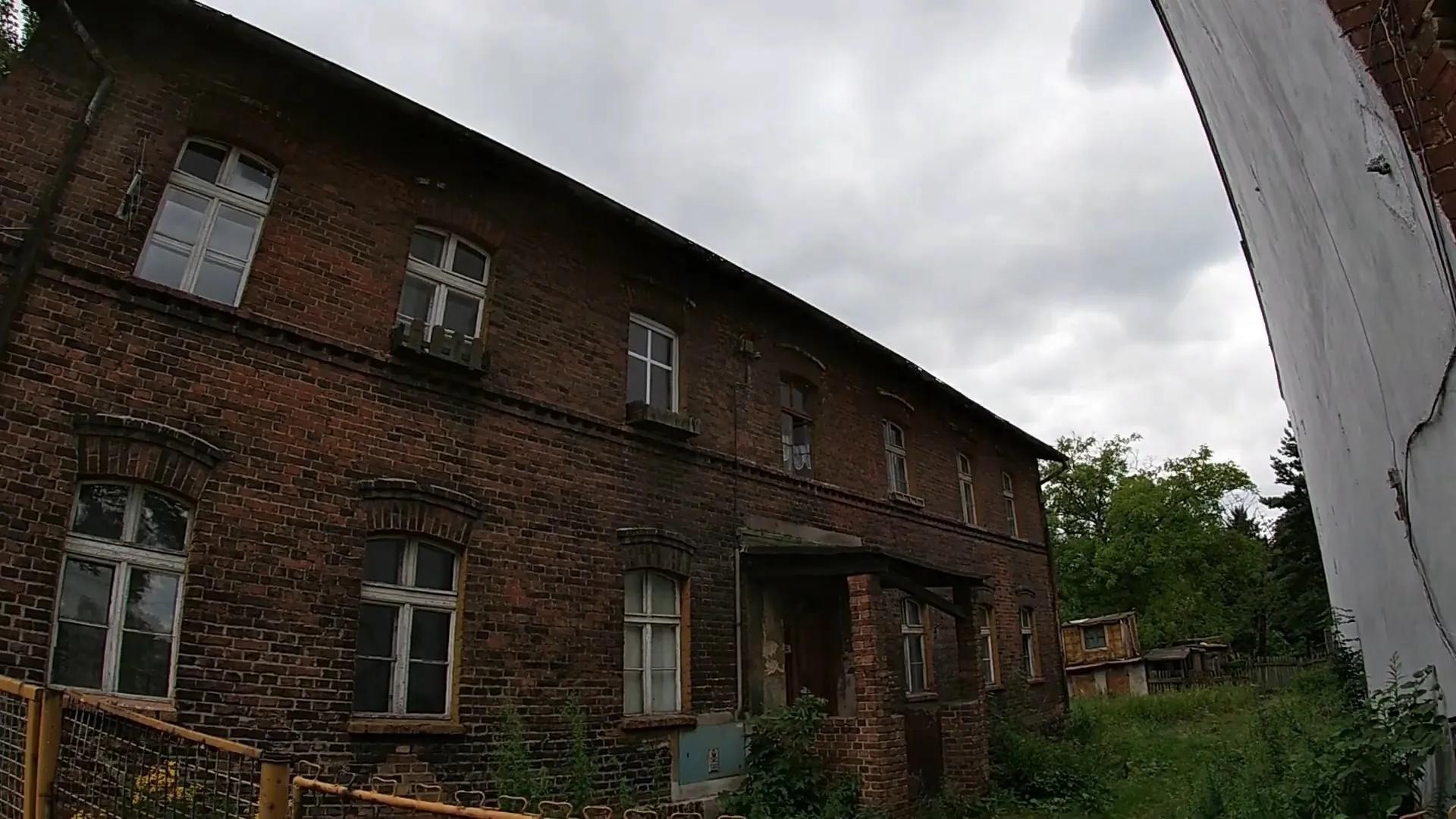 Zdjęcie opuszczonego miejsca: Opuszczona kamienica z całym wyposażeniem