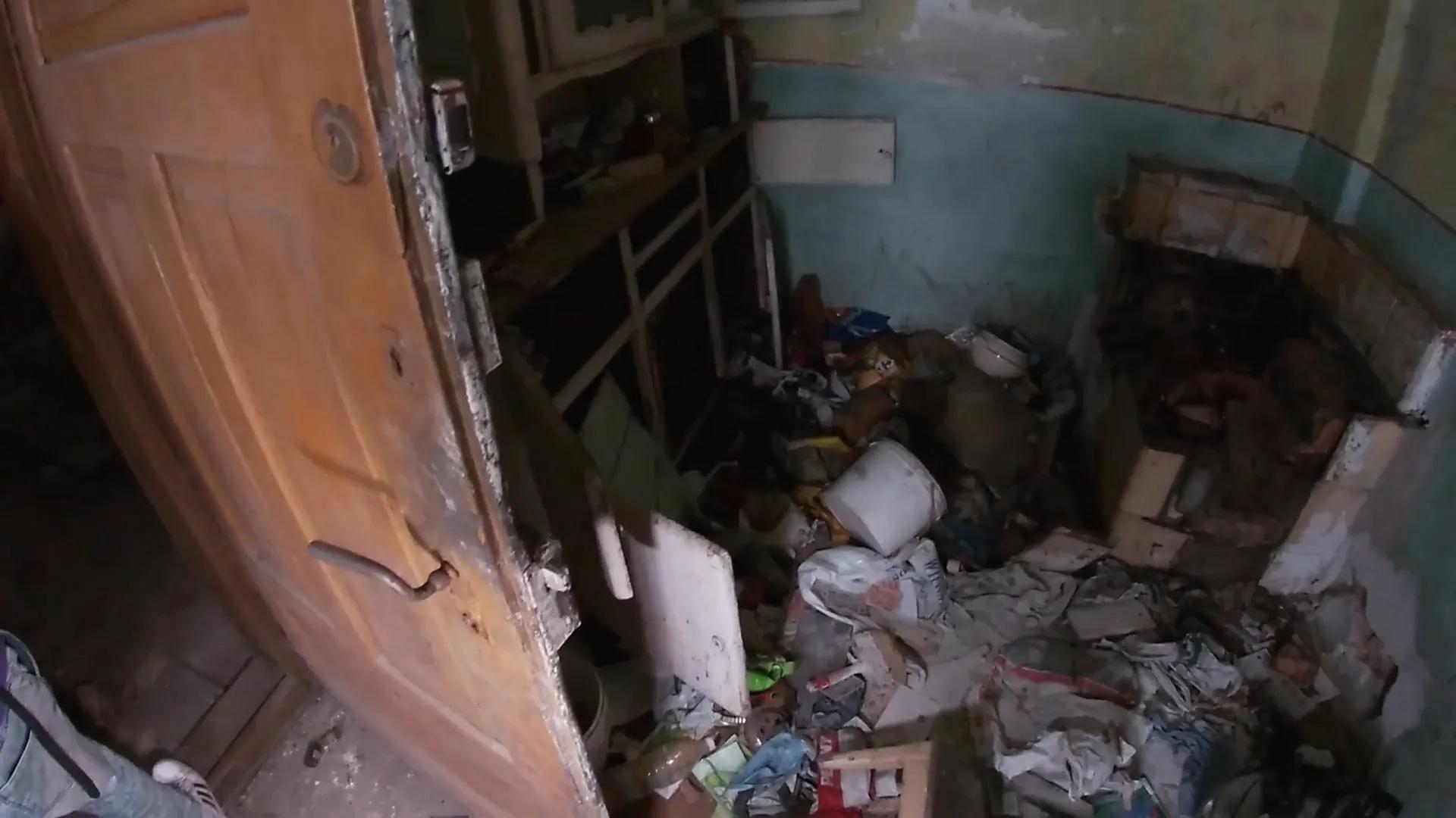 Zdjęcie opuszczonego miejsca: Opuszczona kamienica z całym wyposażeniem