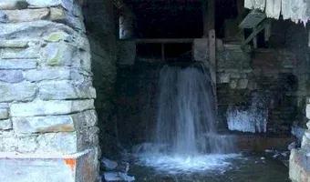 Zdjęcie opuszczonego miejsca: Tartak wodny na rzece Wisłok , Mymoń