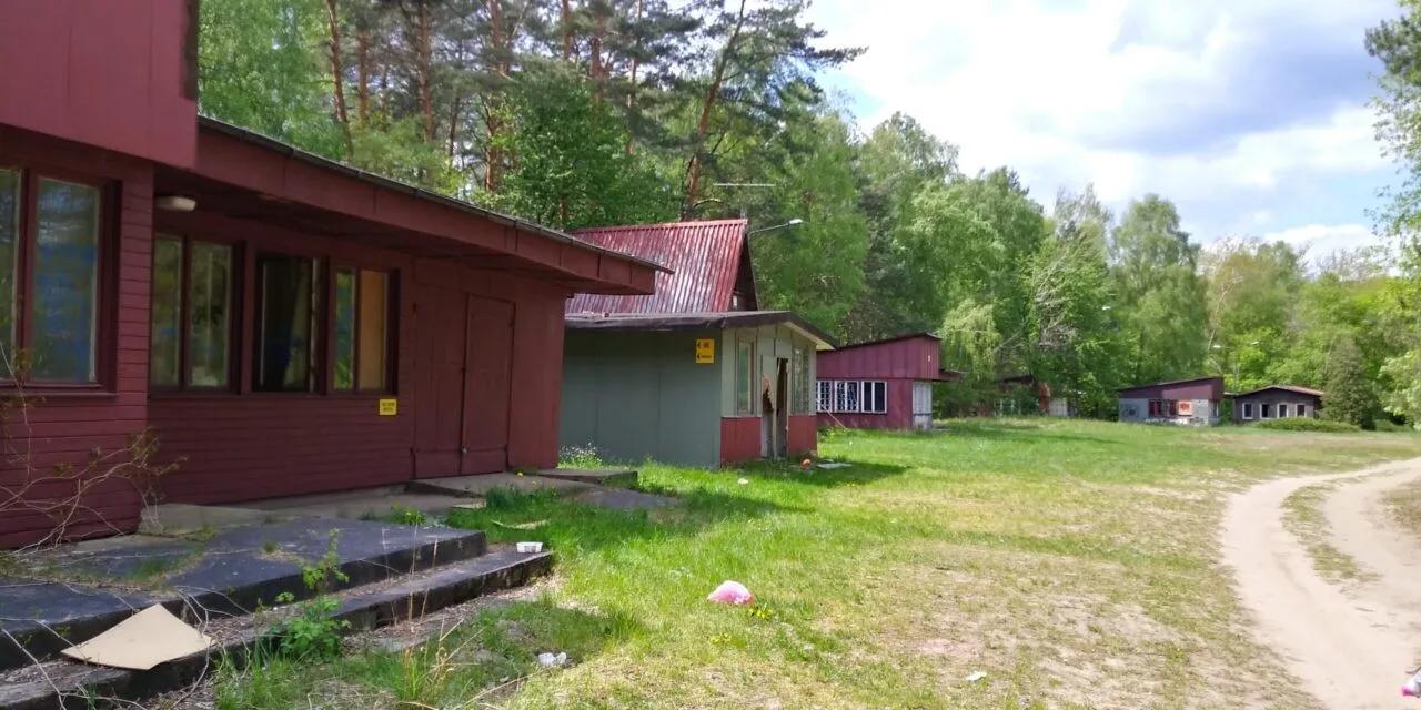 Zdjęcie opuszczonego miejsca: Opuszczony ośrodek “Babie Lato” k. Bełchatowa